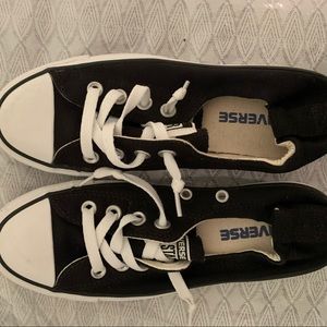 Like new wore once converse All Star size 6